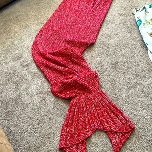 Mermaid knitted blanket